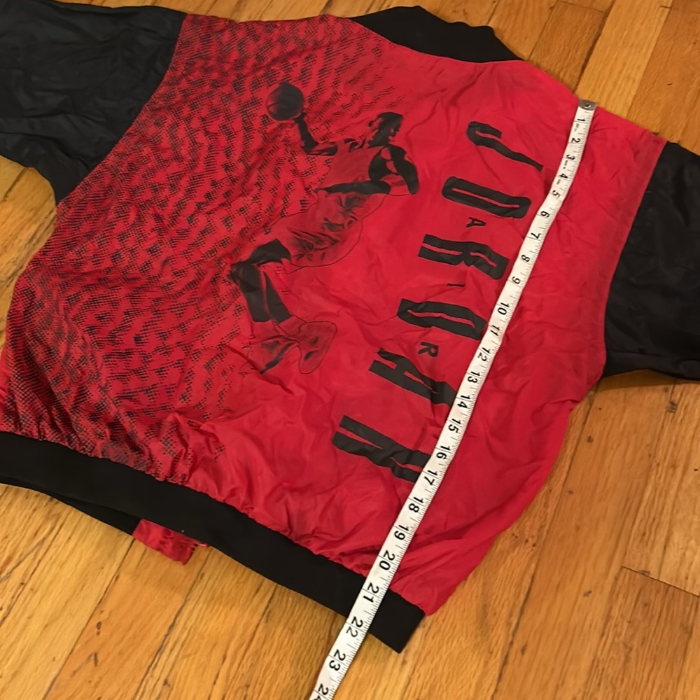 90s Jordan Jacket - Picture 3 of 10